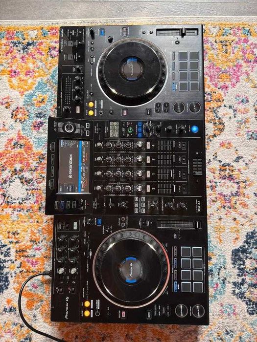 Pioneer XDJ-XZ com bolsa, capa e embalagem original.
