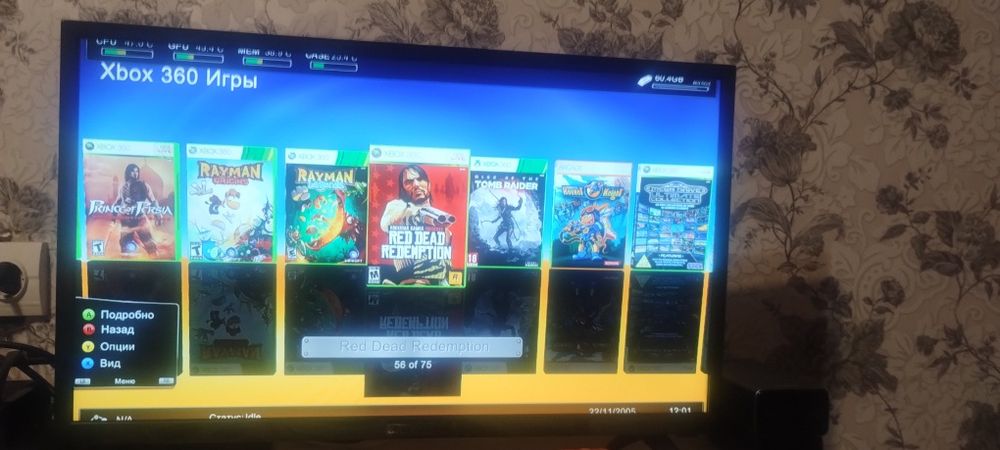 Продам х бокс 360 на 512 гіг з прошивкою FREBOOT два джойстика