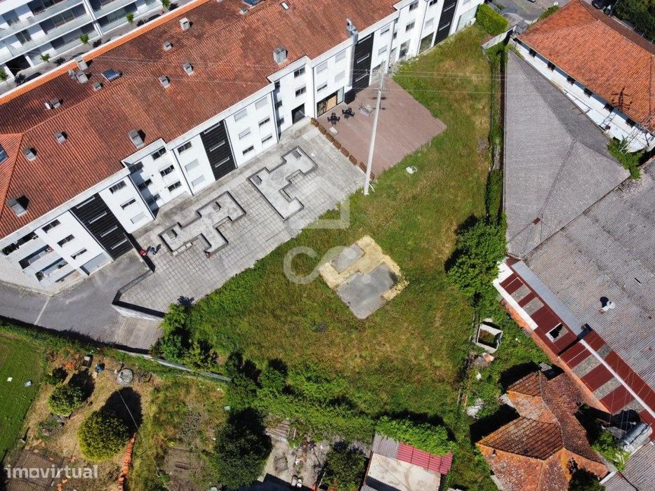 Terreno Rústico em São Martinho do Campo com 1000m2 — Vila Nova do Campo, Porto