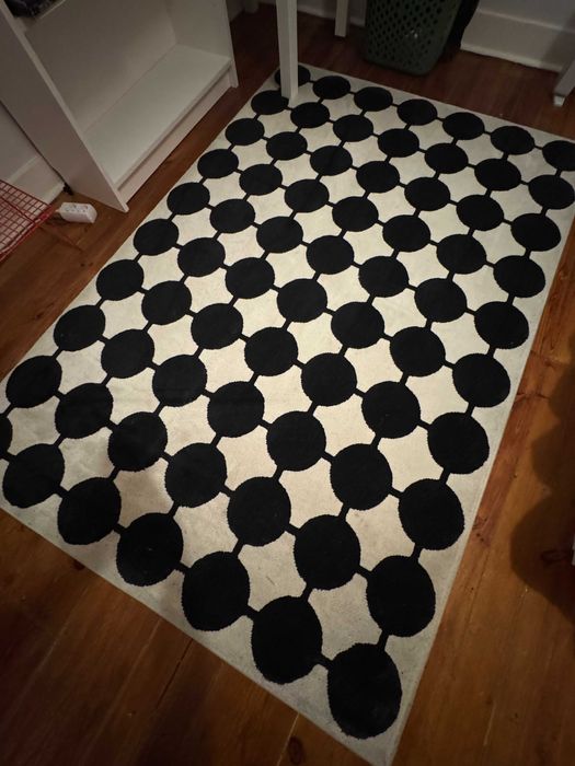 Tapete pelo curto, branco/preto bolas, 133x195 cm IKEA VANDPLATS
