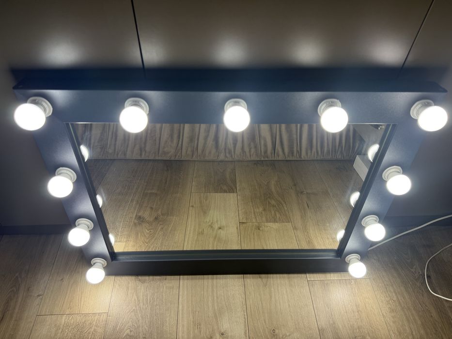 Продам Зеркало для макияжа  ВШГ 60*80*4,5 см