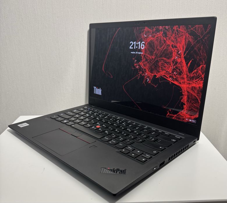 Lenovo ThinkPad X1 Carbon G8, 14" IPS, i7-10510U, 16Gb RAM, 1Tb SSD, 2020р.