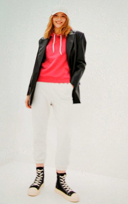 Стильный худи реглан кенгурушка малинового цвета. Размер XS.новый