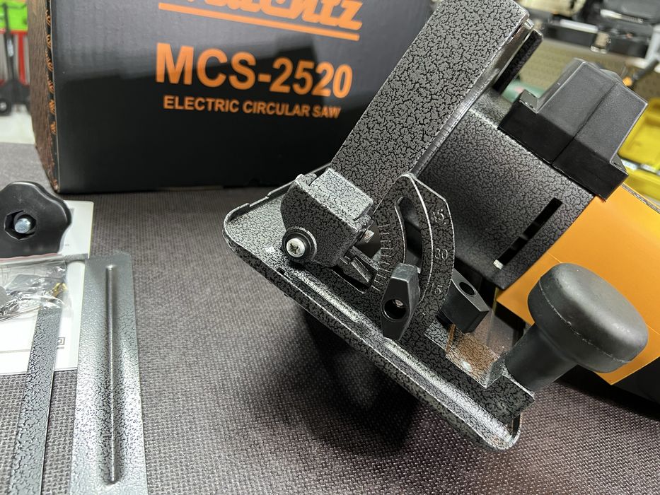 Пила дисковая Machtz MCS-2520 + крепление к столу 2500 Вт 200 мм диск