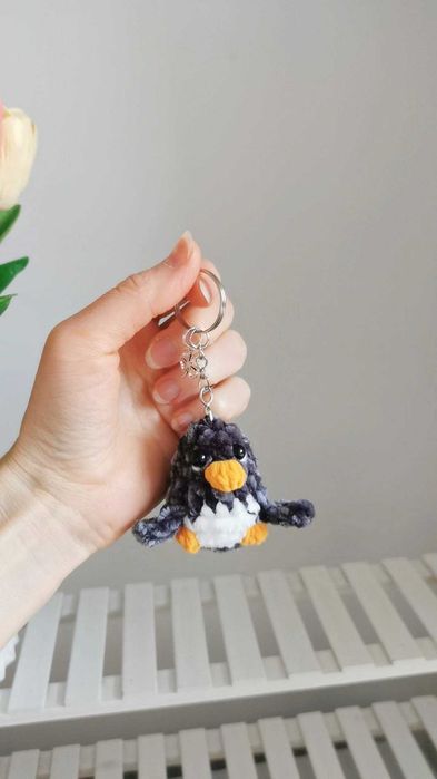 Pingwinek na szydełku, zawieszka, brelok handmade