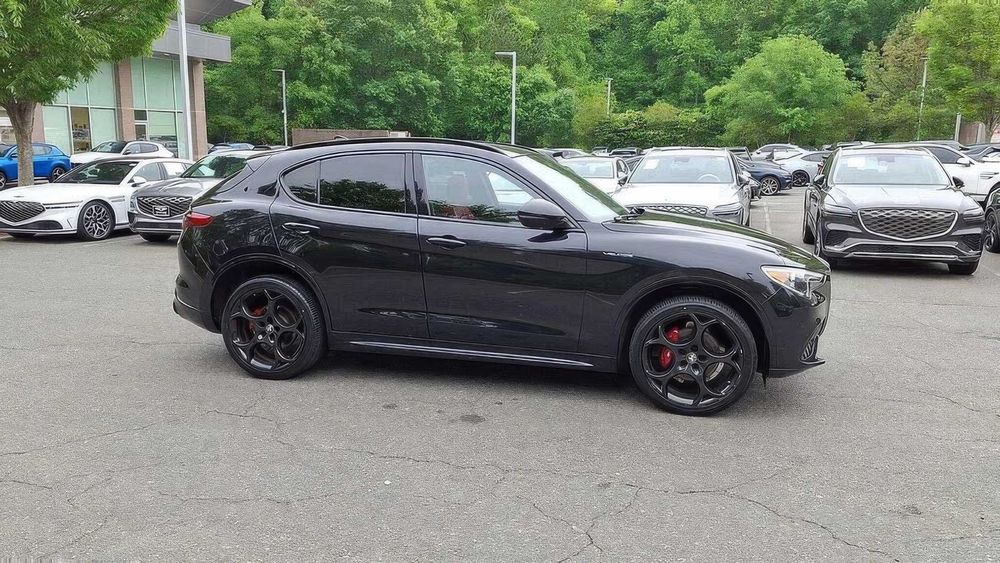 Alfa Romeo Stelvio Veloce      2023