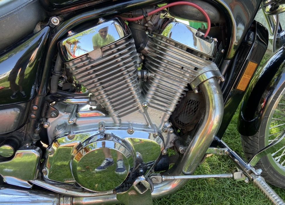 Suzuki intruder  Vs 750
