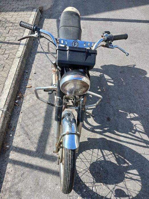 Motorizada Famel 77