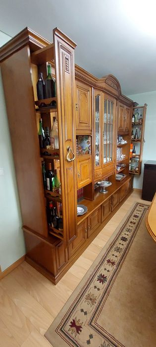 Mobília  sala jantar madeira castanho de  Paços de Ferreira