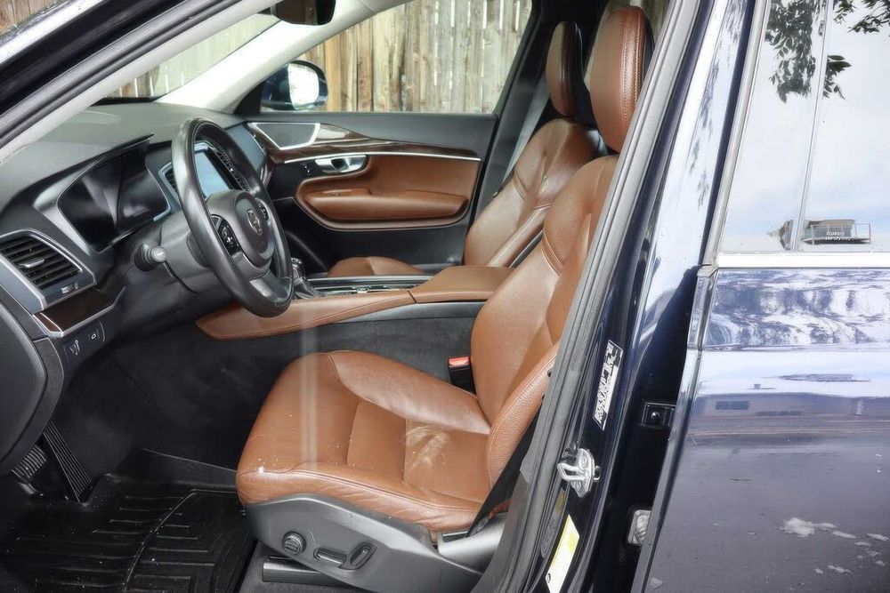 Volvo XC90 T6 Momentum      2019