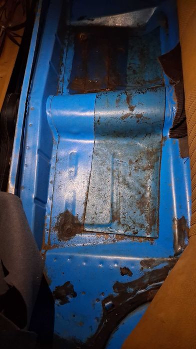 Продам автомобиль МОСКВИЧ 2140экспорт