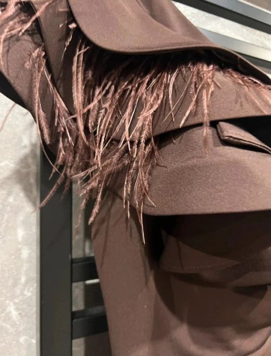 Sukienka Bicotone z piórkami