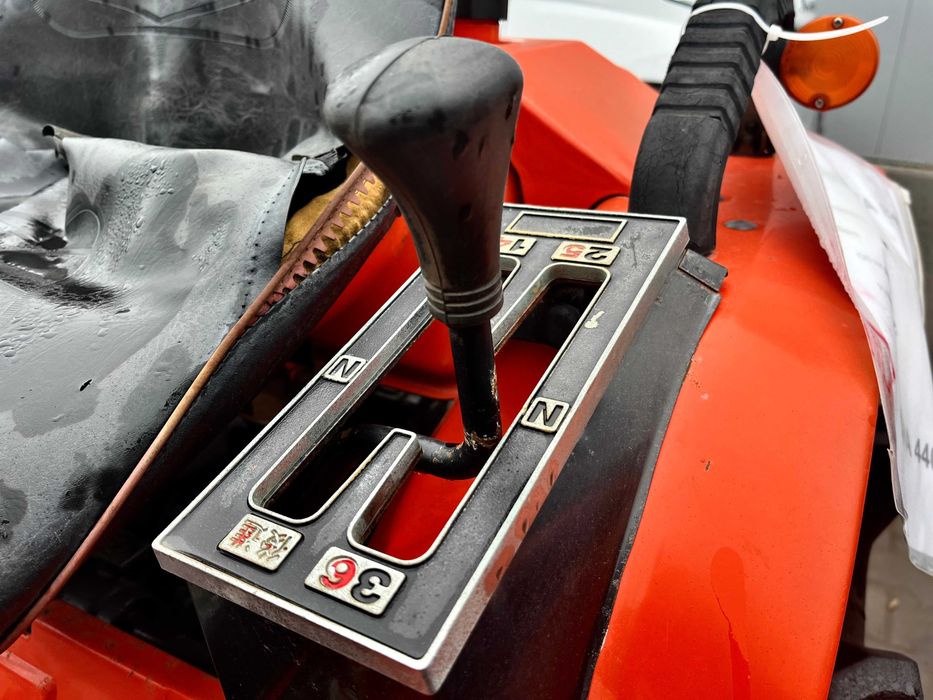 Японський мінітрактор Kubota B4