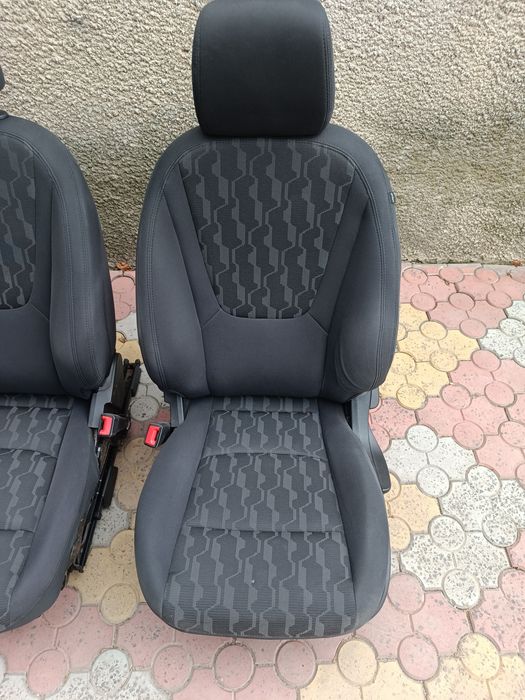Салон,сідіння Chevrolet volt1