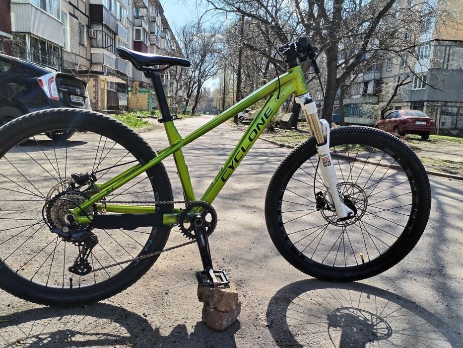 Велосипед Cyclone