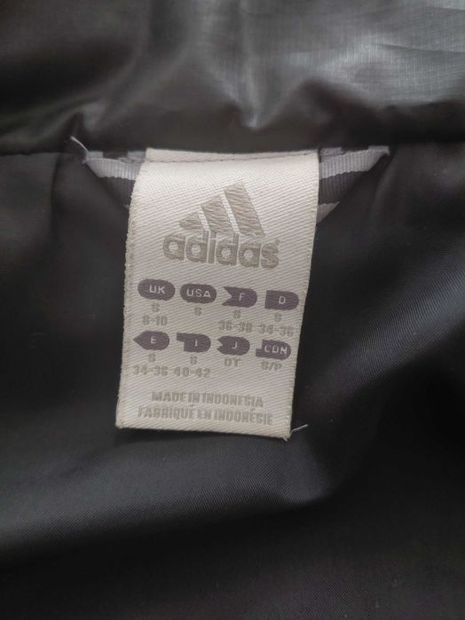 Жіноча Куртка-жилет Adidas розмір 36