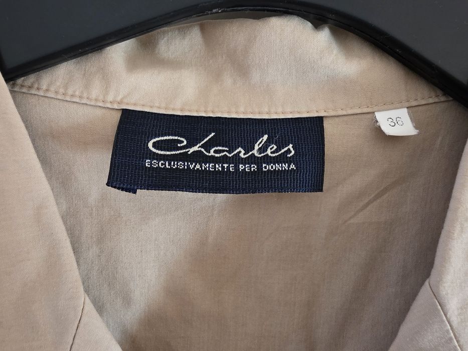 Vestido bege com bolsos