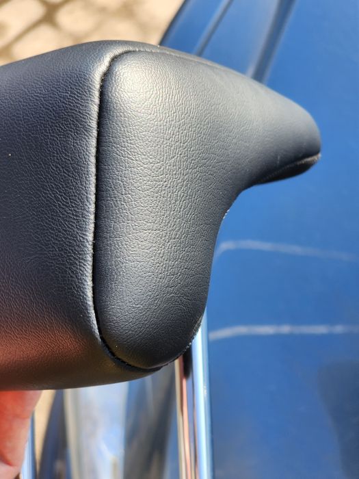 Підголовник задній центр. Jeep Cherokee Trailhawk2020