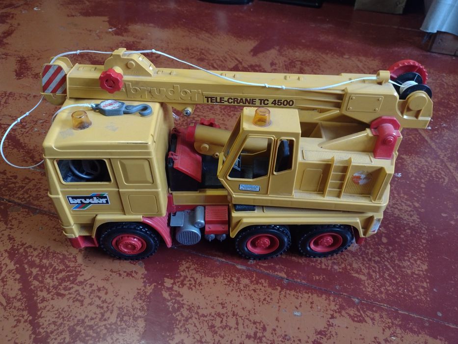 Продам велику машинку