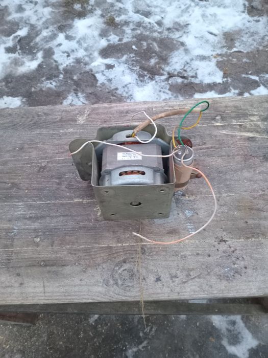 Двигун від стіралки