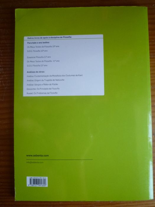 Livro de apoio de Essencial Filosofia 10ºano