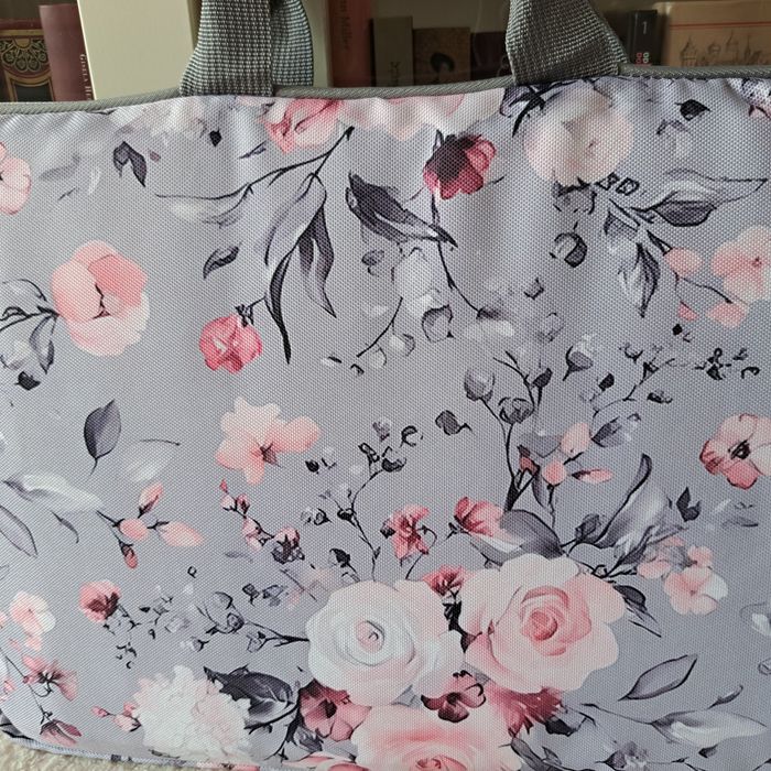 Nowa torba na laptopa I dokumenty