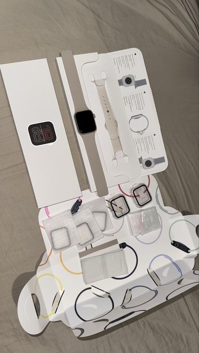 Apple Watch SE 3 40mm Starlight S/M GPS