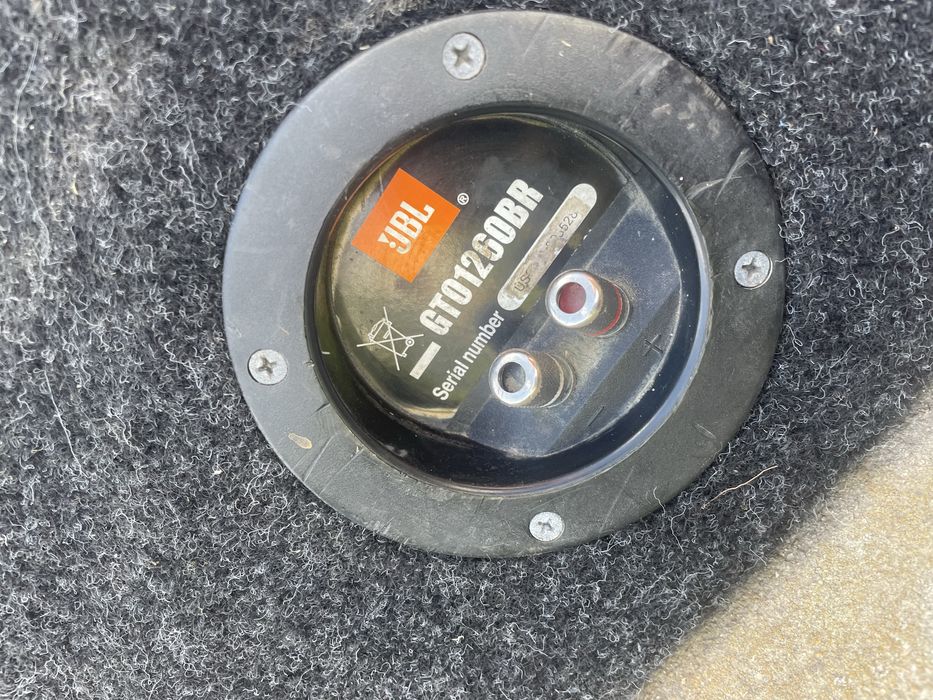 Продам сабвуфер JBL GTO1260BR