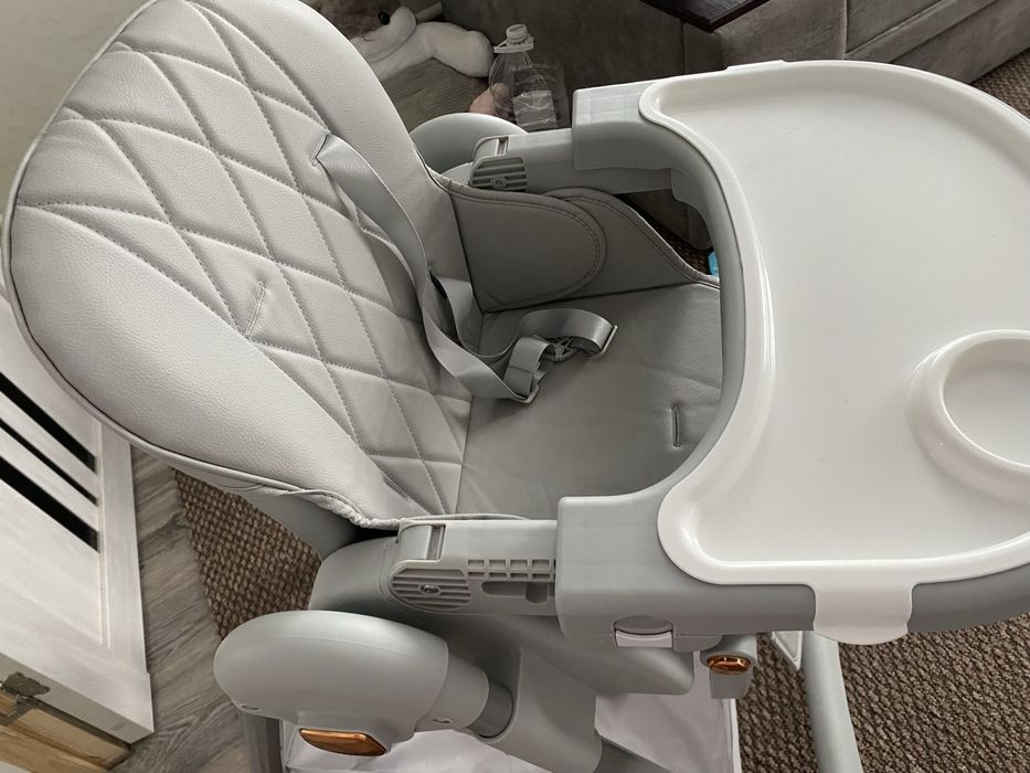 Стільчик для годування