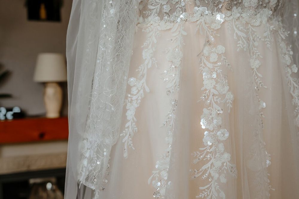 Suknia ślubna literka A