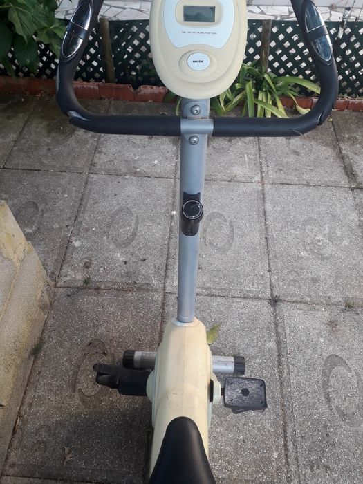 Vendo pedaleira.