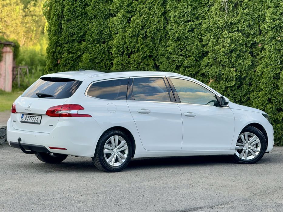 Peugeot 308SW 2015 року