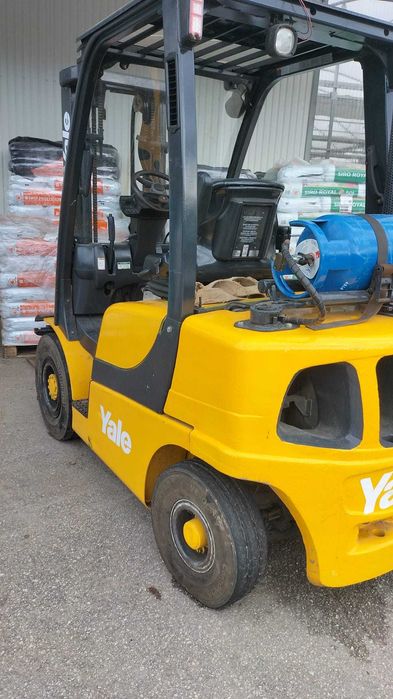 Empilhador gás hyster 2500kgs / 2730 horas / ANO 2016