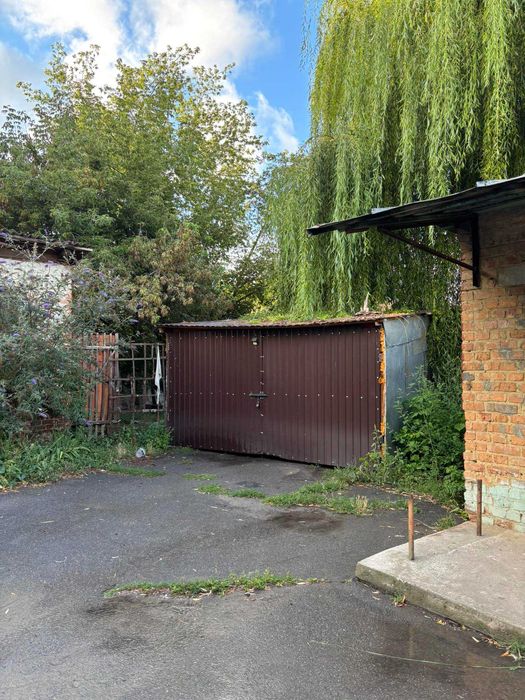 Продаж 2к квартири в центрі м.Тульчин з гаражем