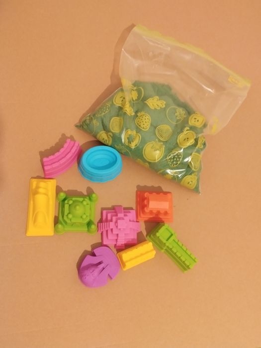 Piasek kinektyczny, foremki