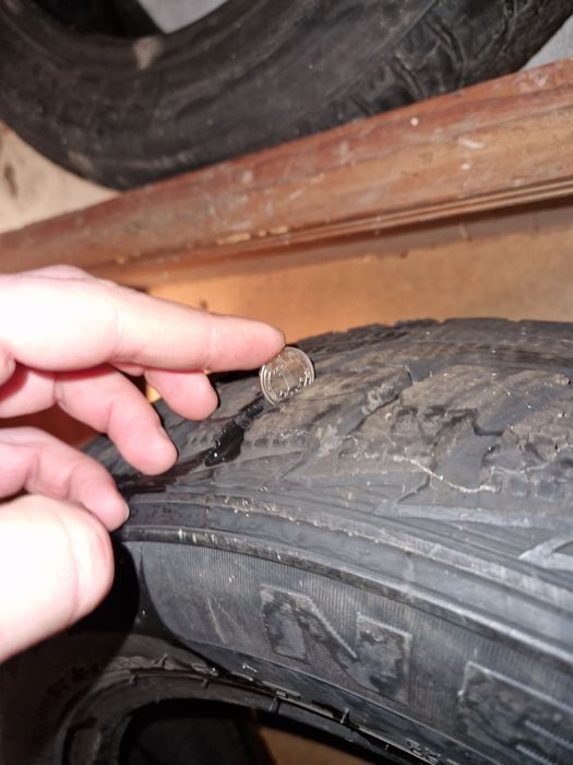 Продам шину Nexen 185/65 R14 M+S.
Протектор — ідеальний (видно на фото