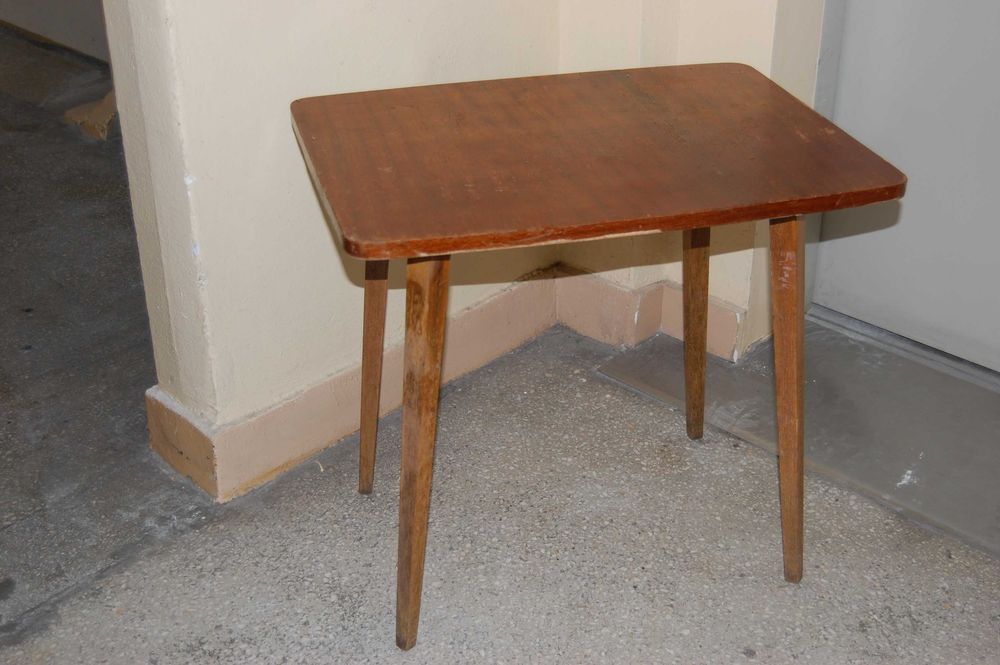 Stolik kawowy, okolicznościowy - wys 56 cm, blat 61,5 x 46 cm. - PRL