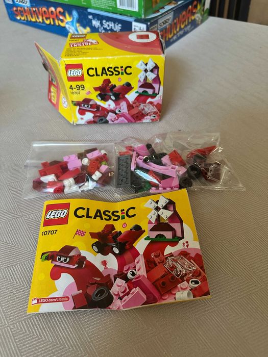 Конструктор LEGO Classic Червоний набір для творчості 10707