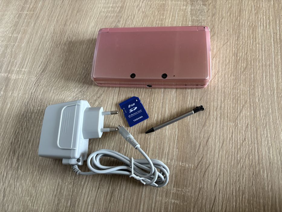 Konsola Nintendo 3DS Pearl Pink + akcesoria