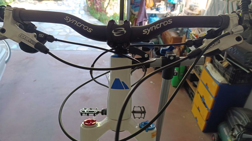 Bicicleta Enduro Canyon Strive