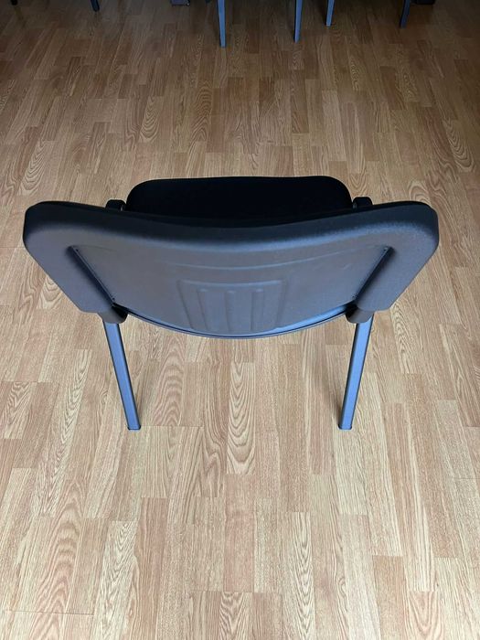 Cadeira Preta Estofada Staples