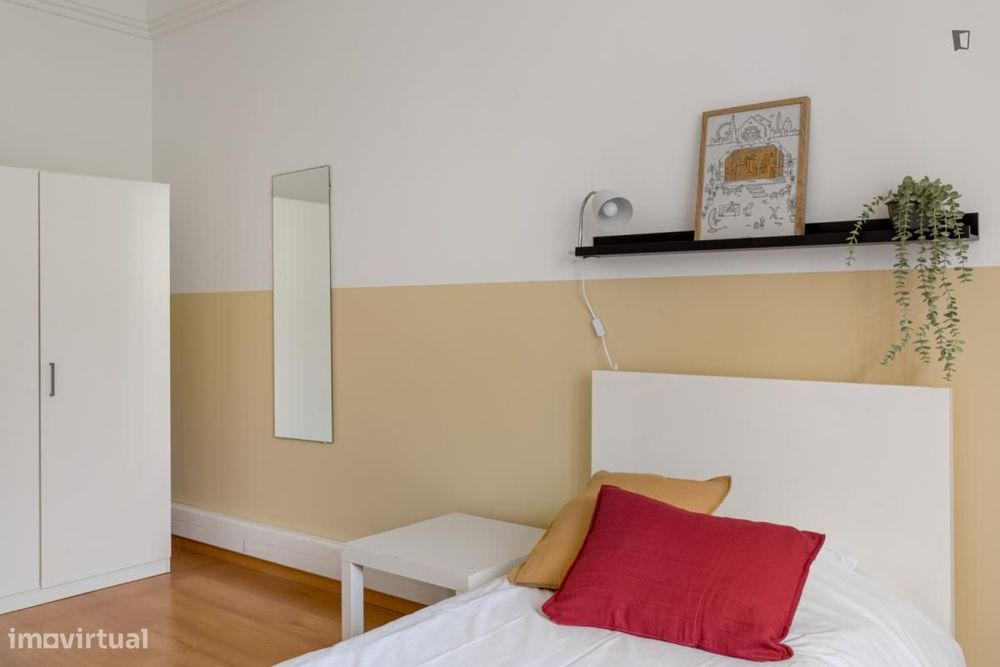 Quarto - localizado em Picoas Lisbon