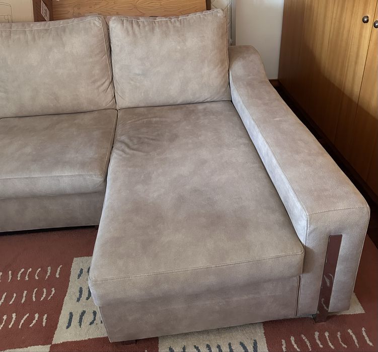 Sofá com chsise longue