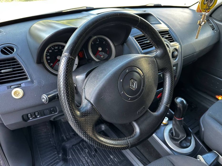 Renault Megane 2, 2005 рік, 1.5 турбодизель, механічна коробка.