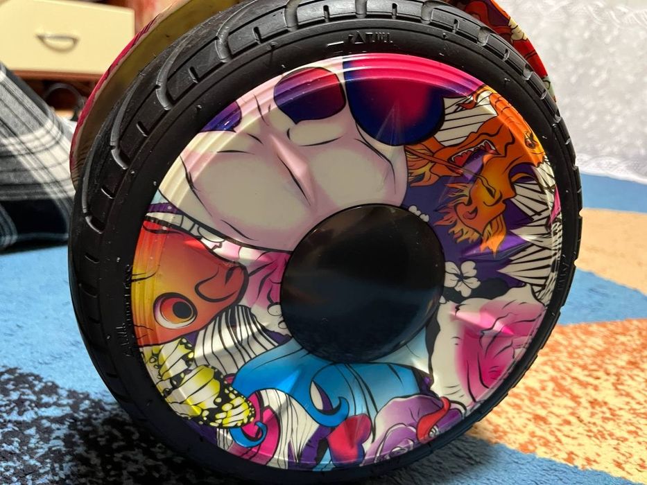 Гіроскутер 6.5″ у яскравому графіті-дизайні (BT)