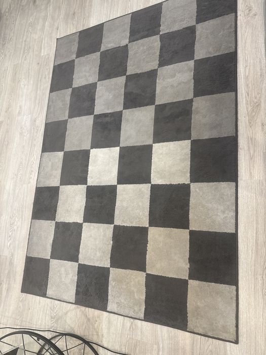 Carpete VRABY IKEA quadrados
