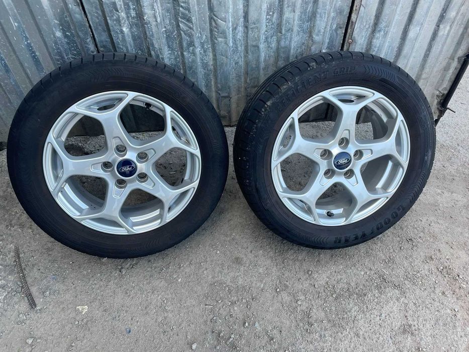 Комплект коліс з титанами 215/55R16 GOOD YEAR