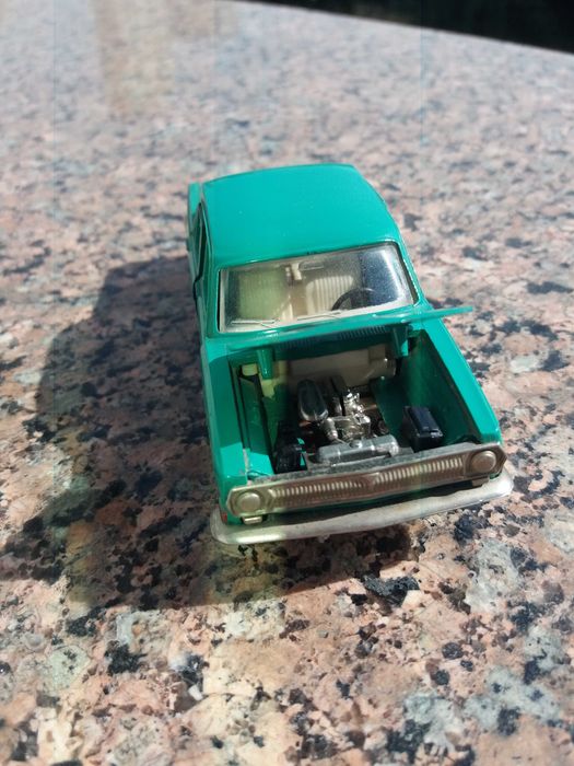 Модель  масштабна.газ-24.раф.зіл.