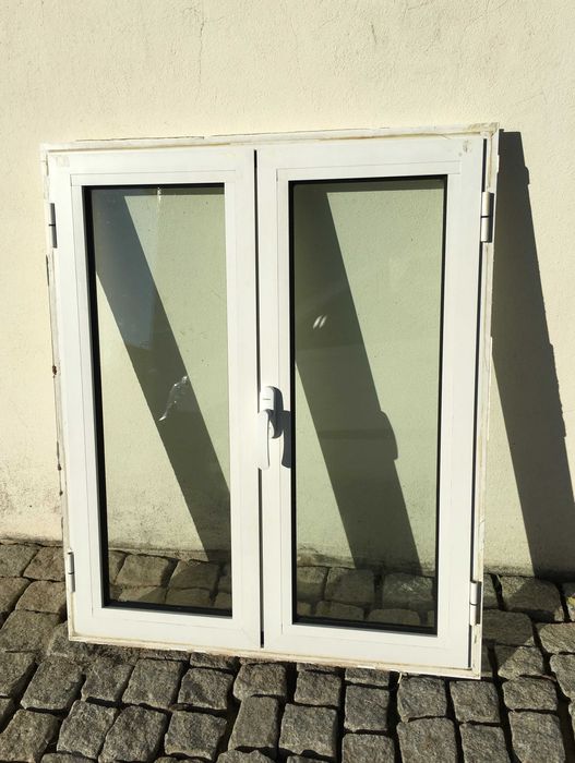 Janelas em Alumínio Bom Estado - Oportunidade de Compra!