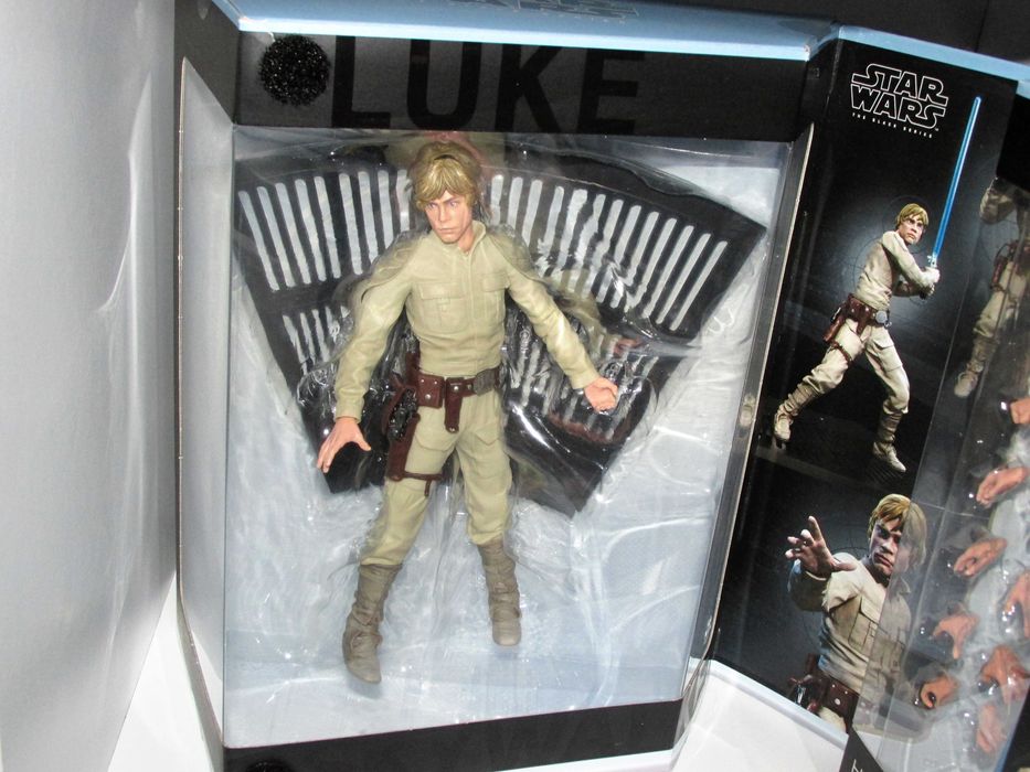 Starwars The Black Series Luke Skywalker HYPERREAL Novo e Selado